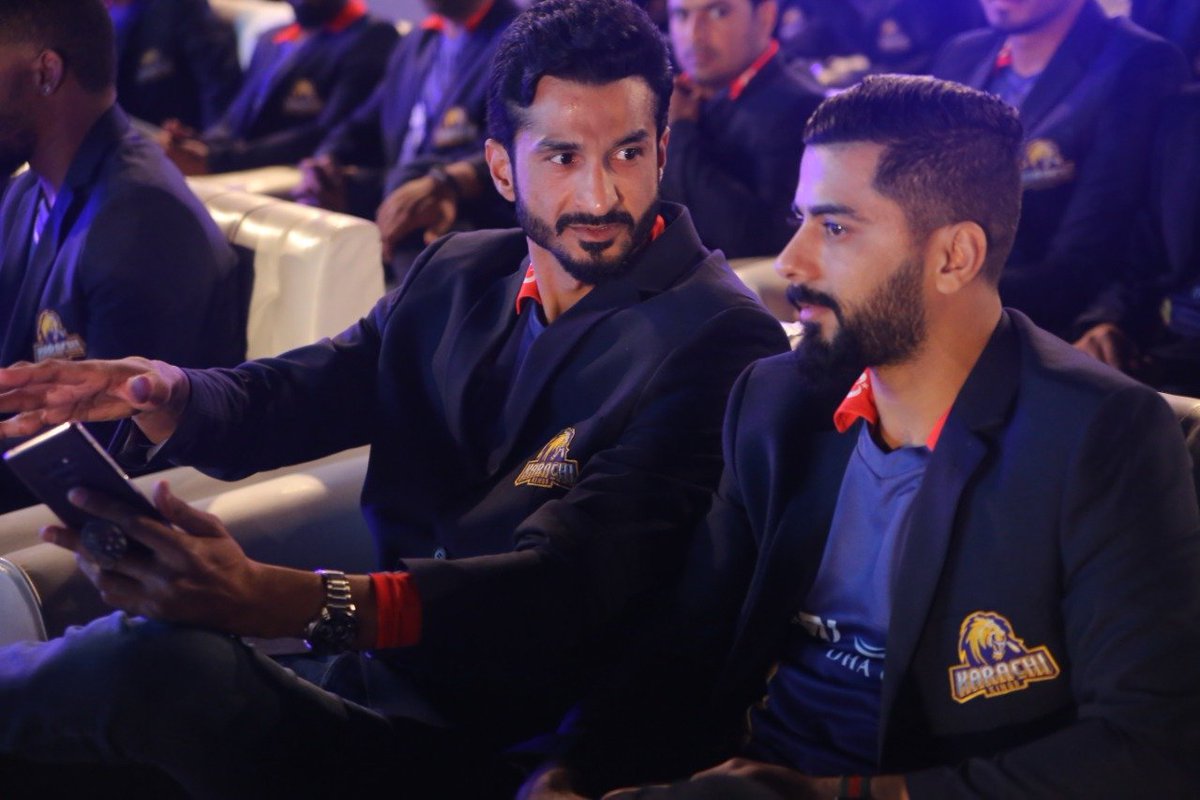 ARYSports_Web's tweet photo. #KarachiKings players sitting at 'exclusive team pavilion' at the Team Welcoming Event of Karachi Kings at DHA Golf Club Karachi
#HBLPSLV #SherKaWaar #YehHaiKarachi #UnveilingTitaniumSponsor #PSL5 #PSL2020 https://t.co/8pyK8NVTla