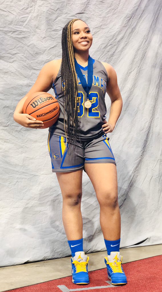 SchlarmanHoops's tweet photo. 🎉Happy Birthday 🎉@destinydye_, we love and miss you, and all the leadership you gave us! Keep striving for greatness! #Topper4ever https://t.co/Ya0m8DDD1o