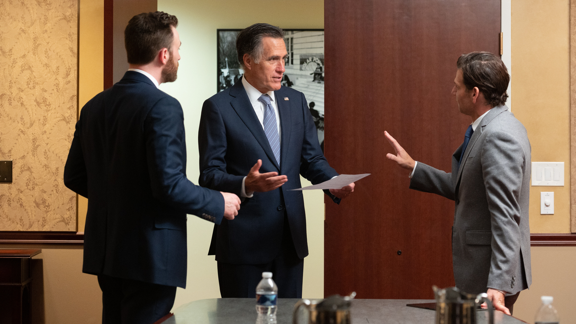 блюменталь сенатор американский. совет федерации. список сенаторов попавших под санкции. канада люди 2023. сенатор от хмао эдуард исаков.