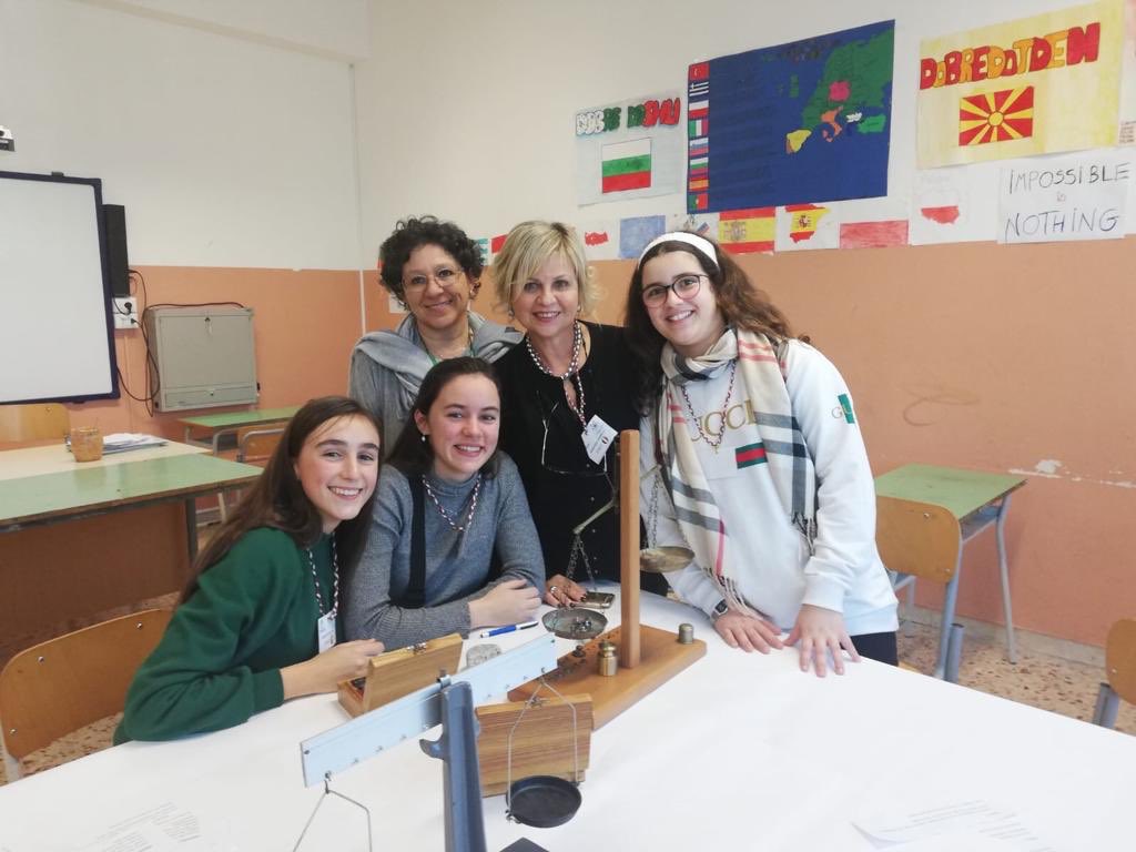 Nuestros alumnos de movilidad <a href="/EUErasmusPlus/">Erasmus+</a> en Palermo 🇮🇹 trabajando en el colegio el programa del Proyecto Our Scientific Journey <a href="/OSJErasmus/">Our Scientific Journey 🇪🇺</a>  <a href="/sepiegob/">SEPIE</a> #SomosEducación AhoraMaristas #SomosRed #masqueaulas
