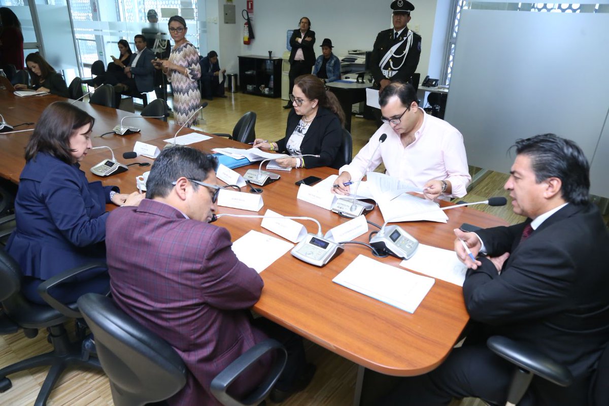 ComisionParo's tweet photo. Se instala la sesión de la #ComisiónMultipartidista en la @AsambleaEcuador con la presencia de los asambleístas @feburbano @dorissoliz @JaimeOlivoAsam1 @HectorYepezM @RosaOrellanaOF https://t.co/824k2GKVjP