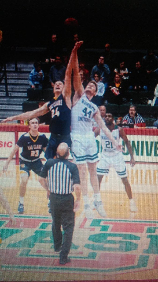 STA_Hoops's tweet photo. Get up @Hank_hunter31 #hops #whitemencantjump @WUSTL @wzhfla https://t.co/GHjrkSwyHa
