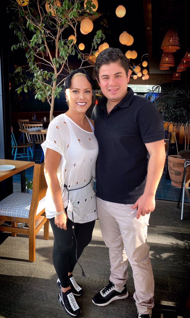 Un gusto saludar en @puertoAleta a un gran amigo <a href="/alfredo_olivas/">alfredoolivasoficial</a> 
Siempre es un placer platicar contigo.