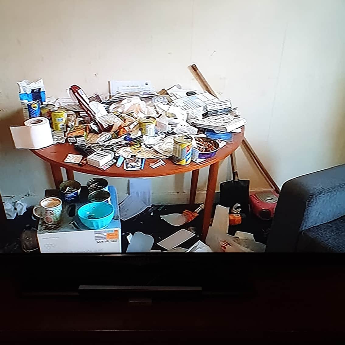 KirstySabina's tweet image. 😱😱😱😱😱 is all I can say!!!
Churns my stomach watching this but these cleaners are actually amazing.

#extremecleaners #callthecleaners #dirt #grime #tummychurning #amazingwork