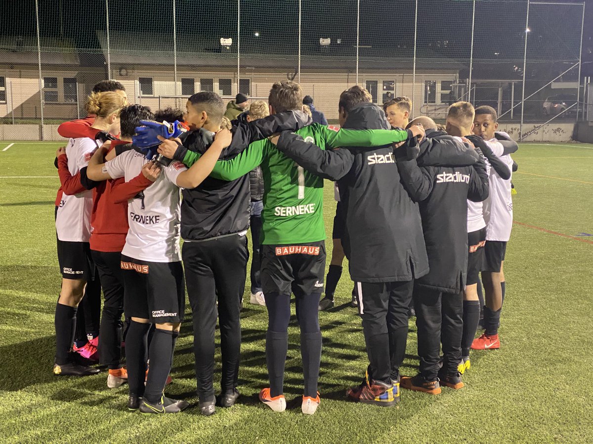 aydenkaro's tweet photo. 1-0 vs Järfälla FF. "the opponents failed to crack goalkeeper Ayden... Ayden also kept it at zero for the second match in a row"

https://t.co/5arP7zmoBg

https://t.co/TYlLUmTjdO

#målvakt #goalkeeper #fotboll #BPJ15 https://t.co/rVt2tc9nbB