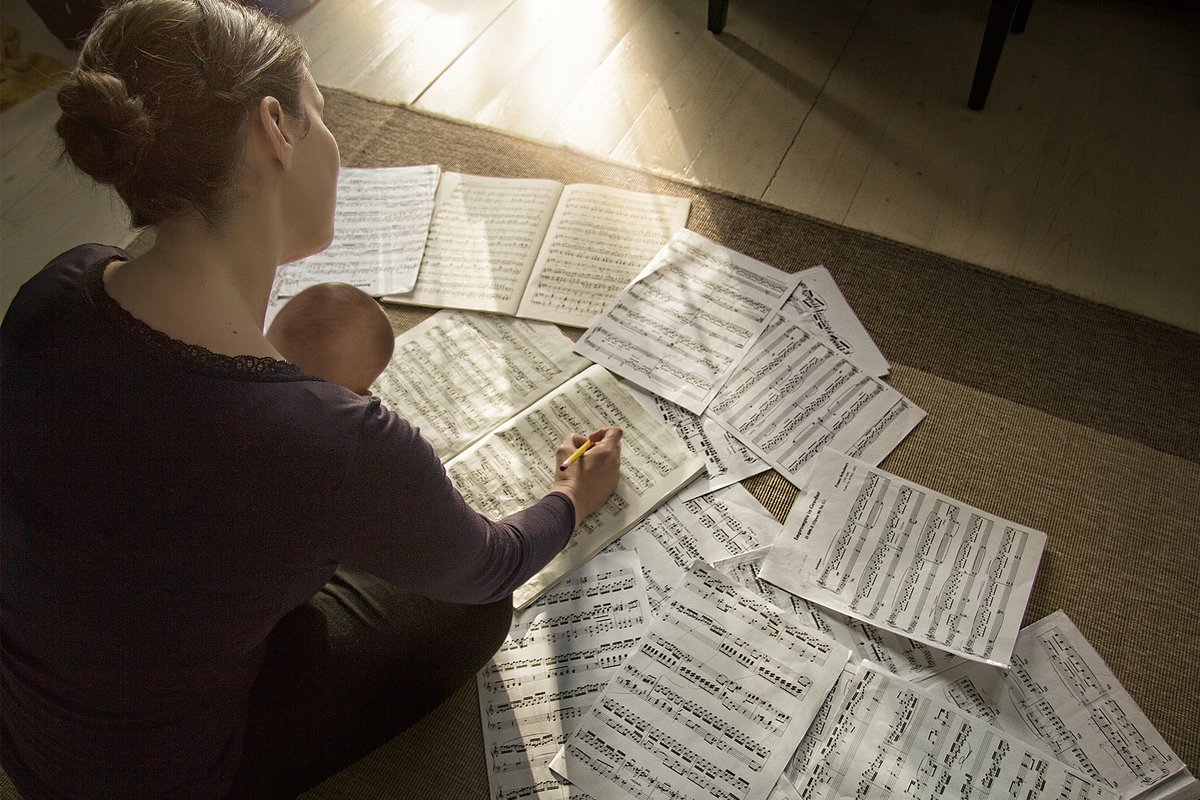 Tune in <a href="/3CR/">3CR Community Radio</a> this morning at 9.30 to listen to <a href="/ElenaMazzon2/">Elena Mazzon</a> Writer, Producer &amp; Performer of <a href="/claratheplay/">@ClaraThePlay</a> chatting with  Valerie Farfalla &amp; Trish Posterino. 855am or live streaming 3cr.org.au