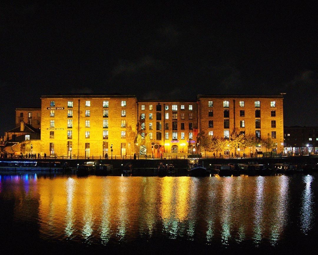 📸 | Liverpool Docks at night ❤️

Photo by Nigel Rahman