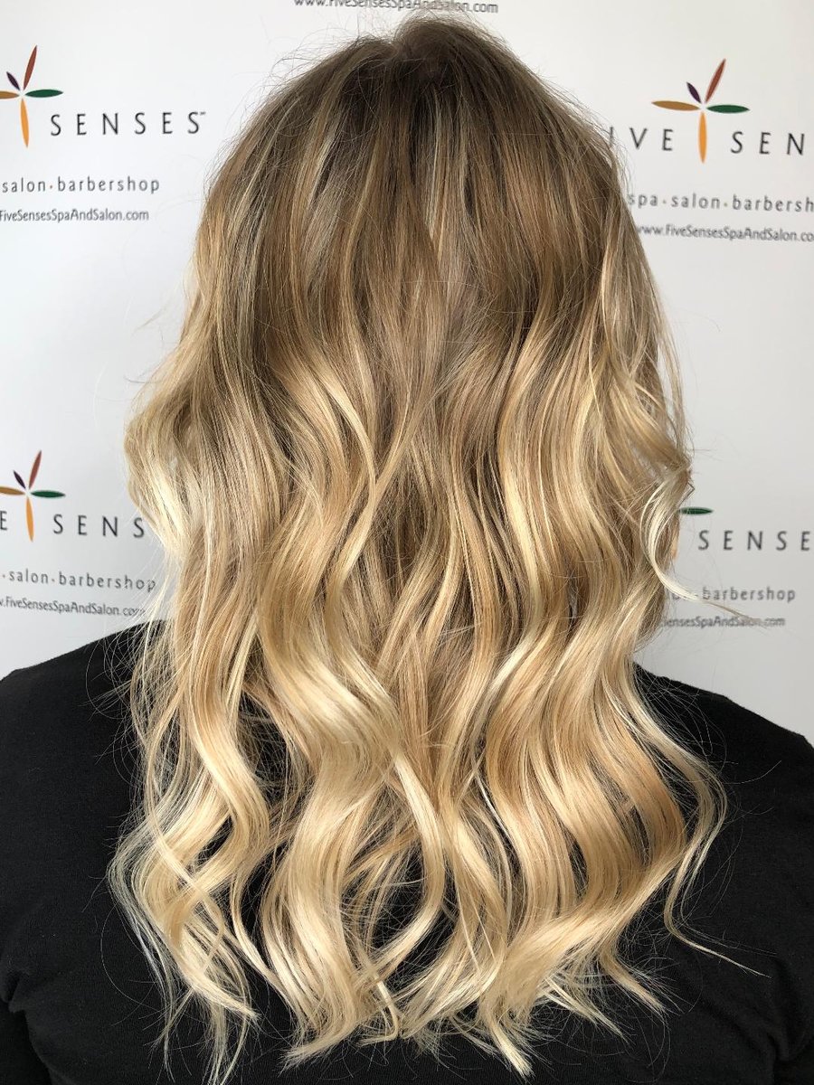 Fresh new highlights for this pretty blonde! 💇🏼‍♀️
Highlight and Style by our stylist, Jenna.
Wanting to freshen up your look? Book an appointment today!
bit.ly/2S8Y5M9

#fivesenses #fivesensespeoria #peoriaillinois #illinois #illinoissalon #haircolor #hairinspo