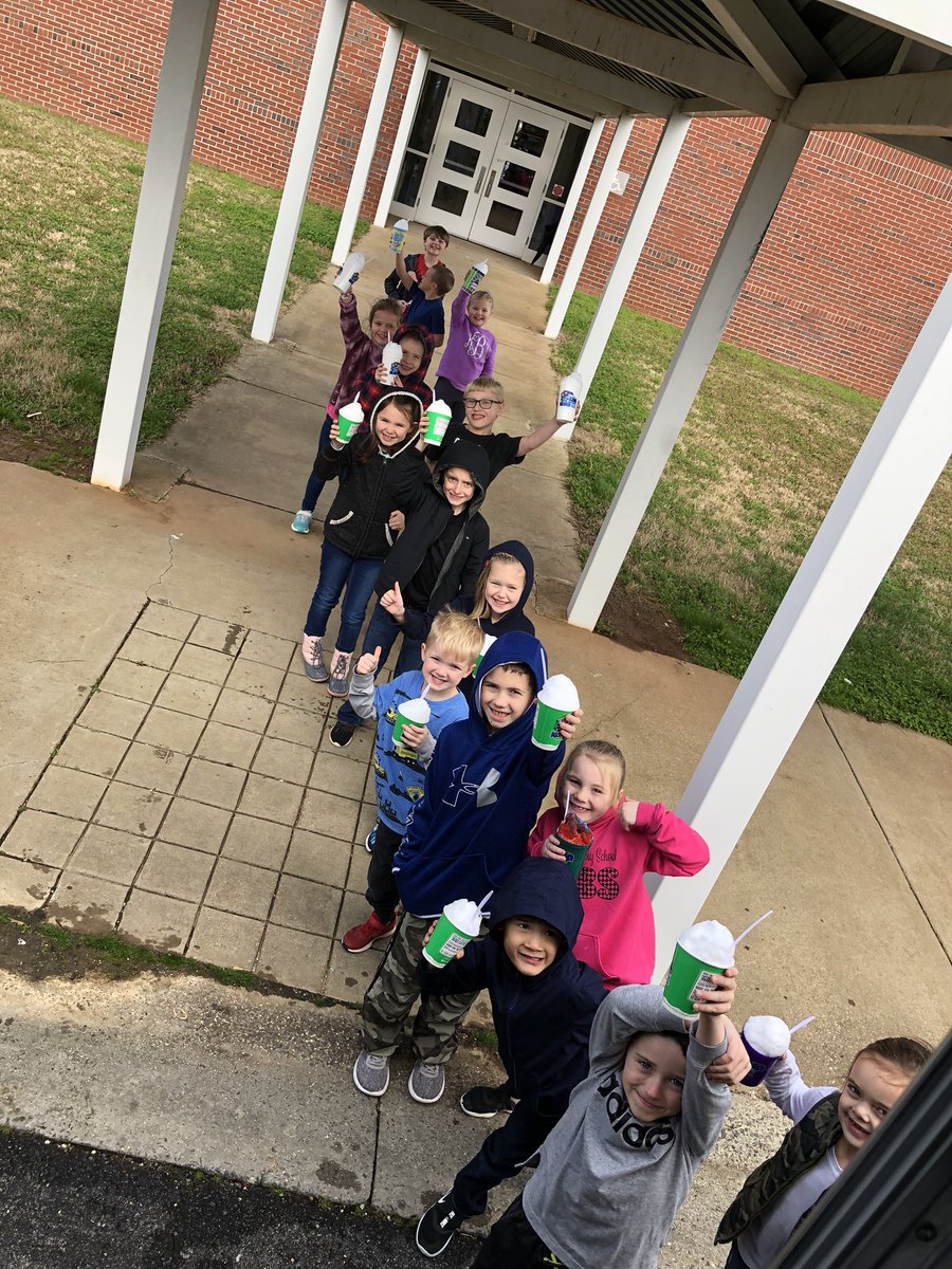 Who said it was cold? That won’t stop this ice train! Huge thanks to <a href="/CedarHillCubs/">Cedar Hill Elementary School</a> for letting us come and have some fun today! 😋