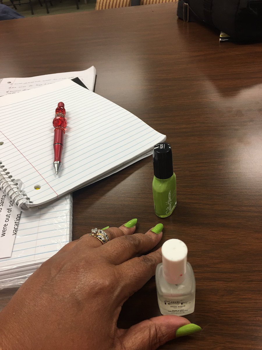 LindaOldBird's tweet photo. My new display cards for my paintings #PineConeArt will be shipped today- I couldn’t resist polishing my nails there background color https://t.co/xLAcuJ4NfO