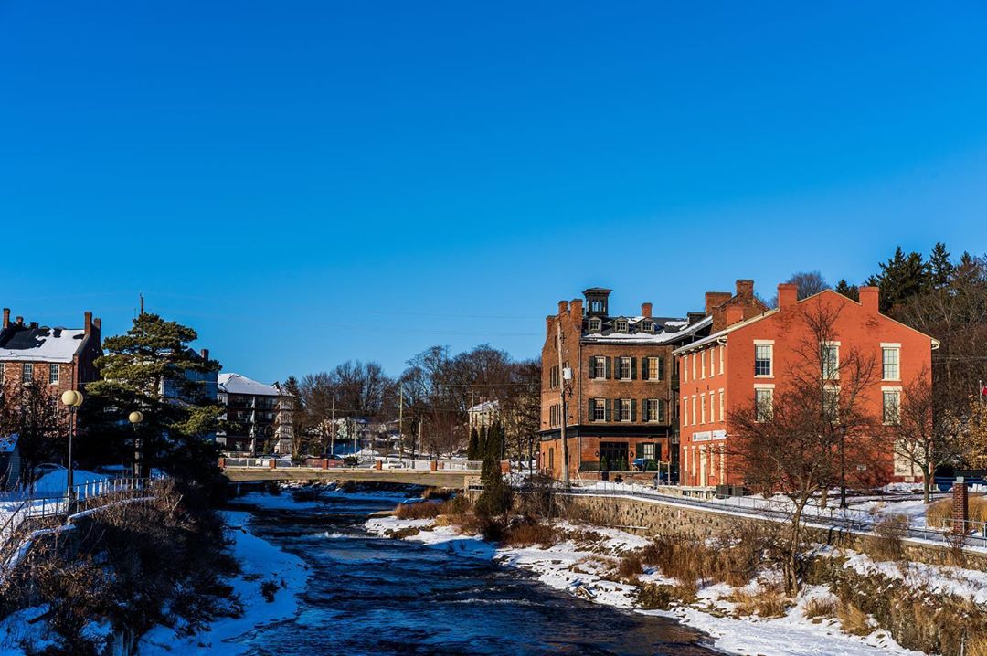 Recognize this view? If you're a film buff, you just might - Kawarthas Northumberland plays a starring role in several major movies!

The must-watch list:  zcu.io/pEU3 

📍Port Hope, <a href="/NorthumberlandT/">Northumberland Tourism</a> 
📸 IGer @chrisfotorobert 

#DiscoverON #ExperienceKN #Nthld