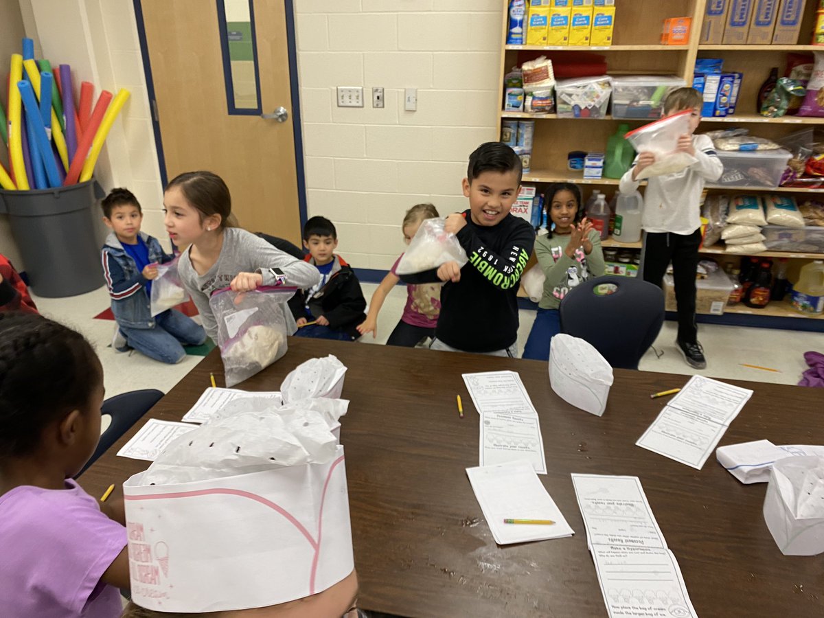 AZepol7's tweet photo. Today was fun! We made ice cream!#thescienceofbusiness #socialstudiesmatters #iteach2nd #nisdlegends  @NISDElemSS @NISDFields @NISDElemScience @NISD https://t.co/ap9VPsLYWQ