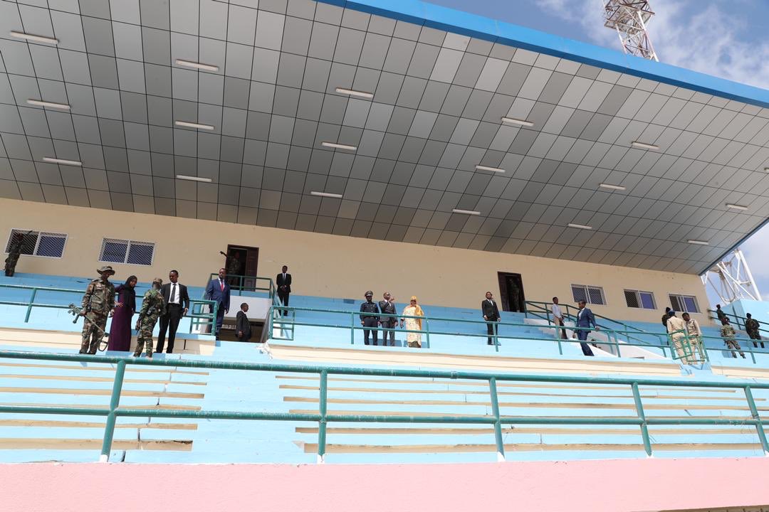 gabowduale's tweet photo. The @SomaliPM visited the stadium today. The last time he visited, it a a broken building with 100s of UXO In two weeks, the landmark will look more beautiful. A lot of work remains though to make it as it used to be - a sport village. @AbdiBarud @EU_in_Somalia @NorwayInSomalia https://t.co/NDcBIPAJdC