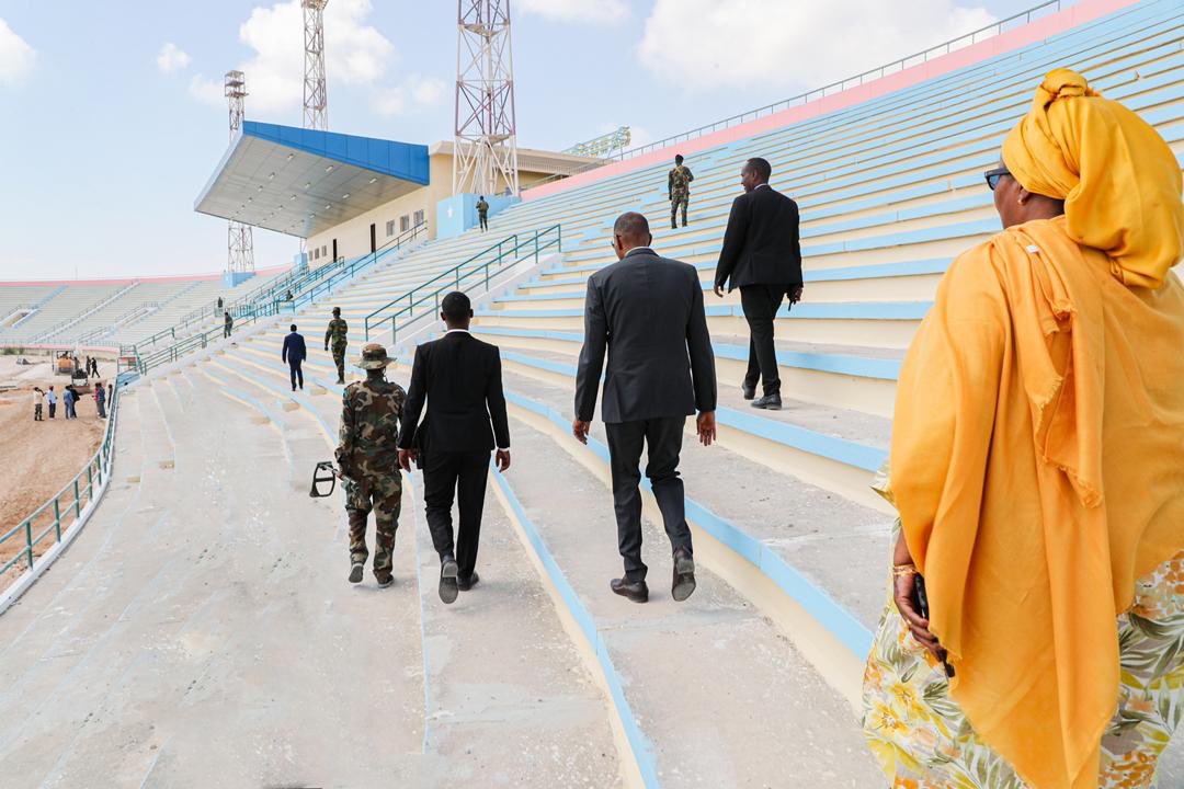 gabowduale's tweet photo. The @SomaliPM visited the stadium today. The last time he visited, it a a broken building with 100s of UXO In two weeks, the landmark will look more beautiful. A lot of work remains though to make it as it used to be - a sport village. @AbdiBarud @EU_in_Somalia @NorwayInSomalia https://t.co/NDcBIPAJdC