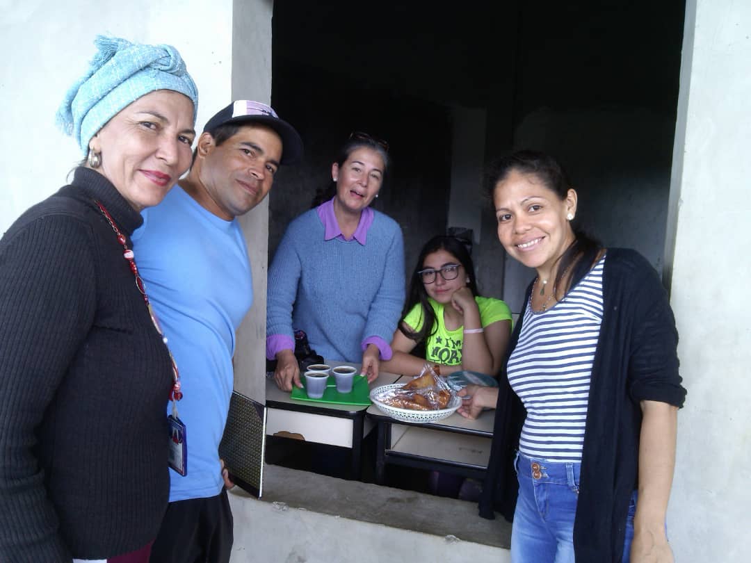UnefaVrrOrienta's tweet photo. En la UNEFA Núcleo @NNuevaesparta se realiza el empanadazo profondos del proyecto de la Panadería Universitaria https://t.co/F2d8Nm91D1