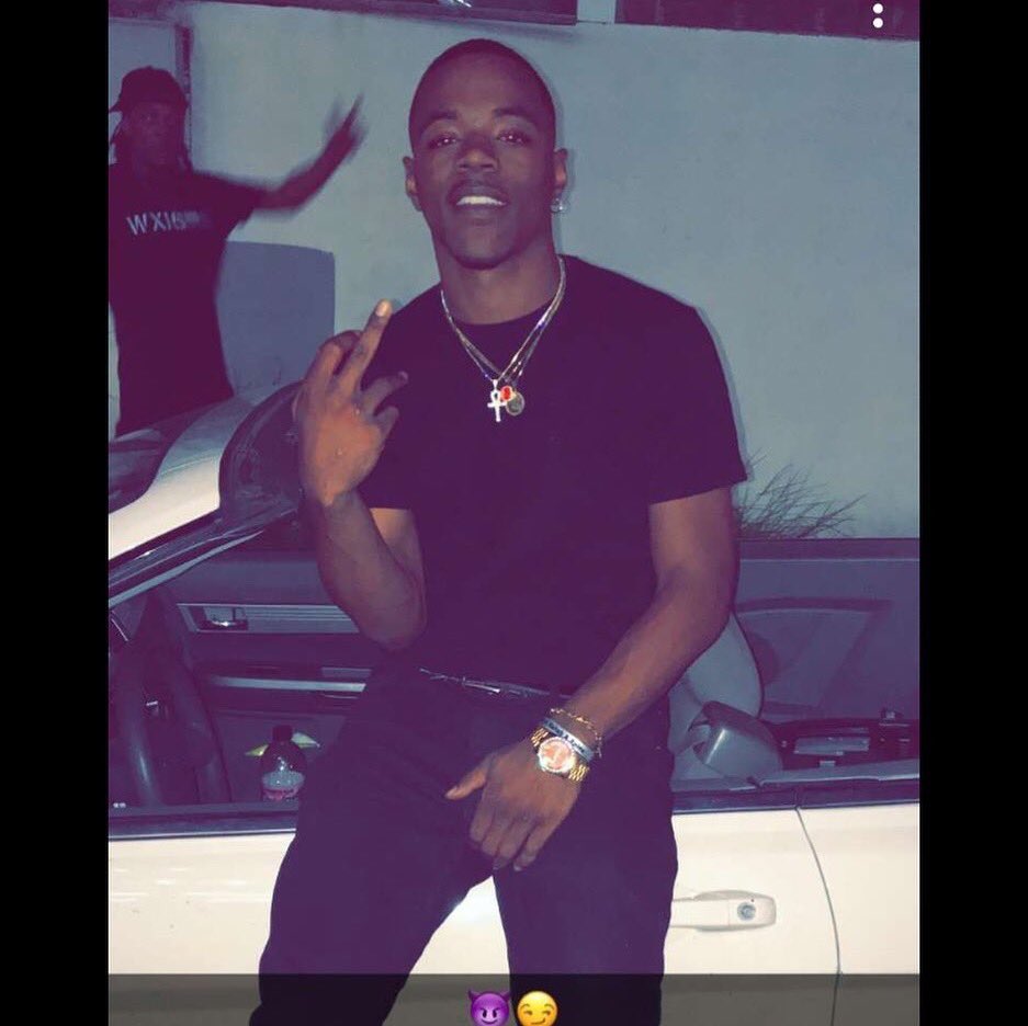 jackboytrill's tweet photo. Rest Easy Bro 😥😥 I’m Gone Miss You Like An Mf Family ❤️💔 I Can’t Believe These Fuck Ass Security Guard Took You From Your Kids And Our Family Mane 💔 #Jpatt #RestEasyNino https://t.co/fFYW9ybd5U