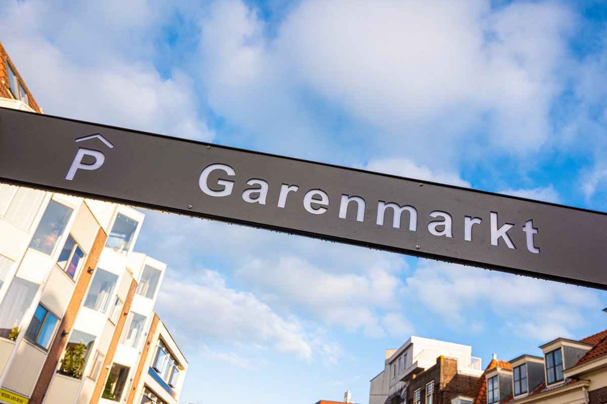 GemeenteLeiden's tweet photo. Persbericht -  Parkeergarage Garenmarkt is vanmiddag geopend! 🥳 De nieuwe parkeergarage heeft 425 parkeerplaatsen en maakt een bezoek aan de binnenstad van Leiden nog aantrekkelijker. Benieuwd naar de reactie van wethouder @FleurSpijker? https://t.co/YqsTaLmh0b https://t.co/XglHSKHqEL