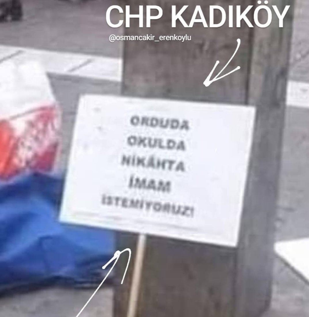 ORDUDA📍
OKULDA📍
NİKAHTA📍
İMAM İSTEMEYEN CHP'LİLERE
LÜTFEN ÖLÜNCE PAMUK TİKAMAYIN VE CAMİYE GETIRİP CAMİLERİMİZİ KİRLETMEYİN...

#ÜlkeninSorunu