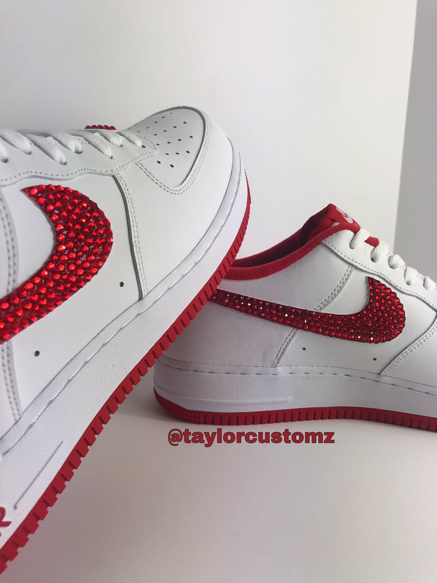 taylorcustomz's tweet photo. Custom Red Crystal Air Force 1s 
Available in any colors 
Dm me if interested in any shoes 
#airforces #customforces #customshoes #airforcesones #crystalcustoms #redairforces  #customs #nikeairforce #nikeshoes #sneakerhead #customaf1 #nikeaf1 #af1 #kicks #airforce1custom  #goat https://t.co/RV1z79oTTE