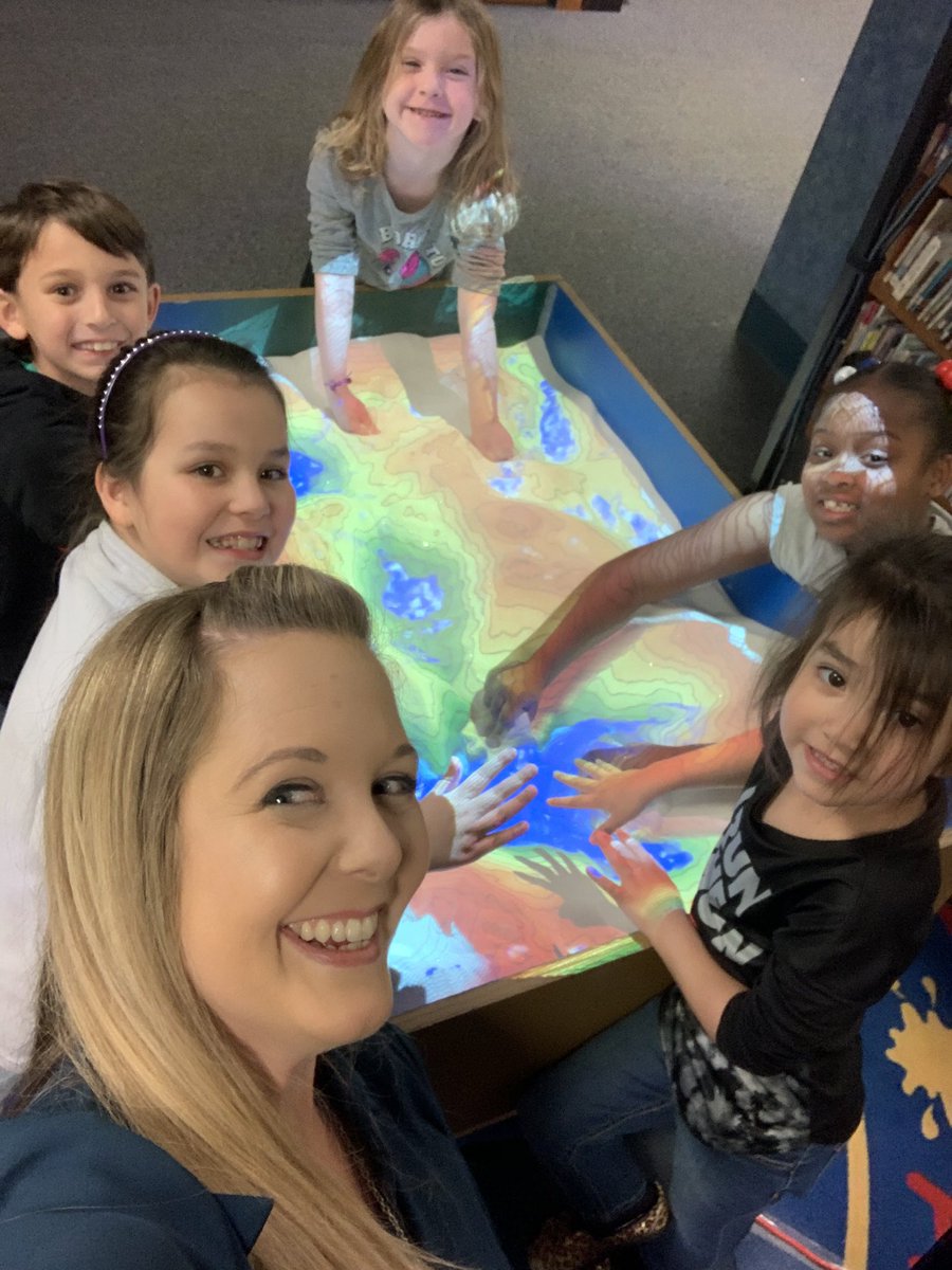 abileneisd_sci's tweet photo. We had so much fun last night learning with our AISD science AR sandbox at Dyess Elementary during the 1st ever Family Code Jam! https://t.co/oq6U7pyMRv