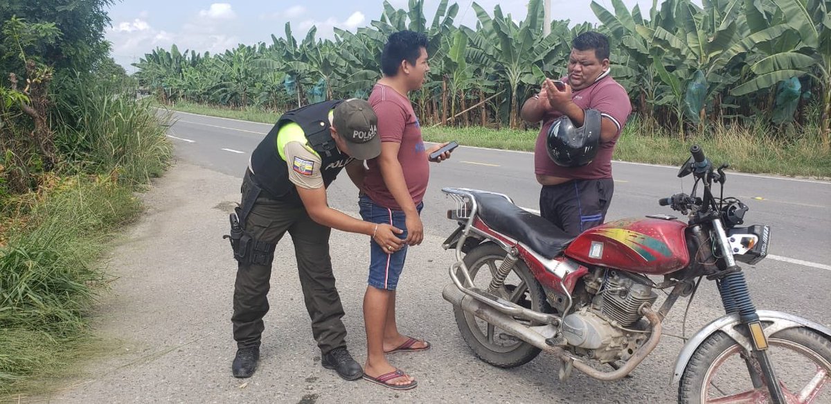 danilomariduena's tweet photo. #ElOroSeguro | Gran trabajo de nuestros Comisarios, intendente @MarioQuintana07, Tenientes y Jefe Políticos del cantón #Pasaje junto a la @PoliciaEcuador.

Lograr una provincia más segura, ¡si es posible! https://t.co/MCKTION98n