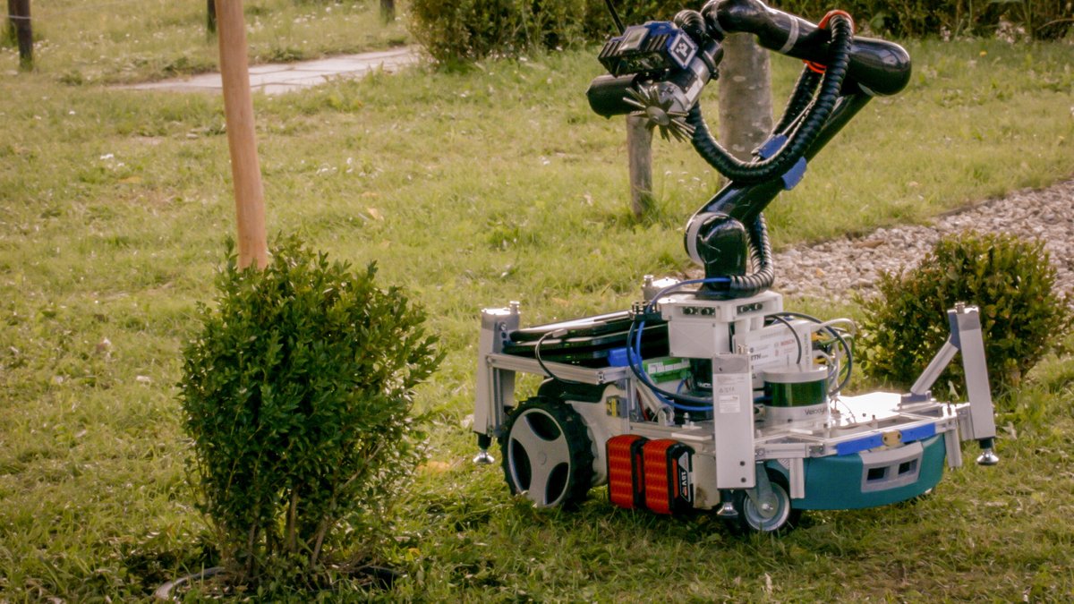 exosnews's tweet photo. #هرس بوتههای باغچه و #گل_رز توسط #ربات #Trimbot
#کشاورزی #کشاورزی_هوشمند #رباتیک #باغچه https://t.co/B8wzNr7o3N
