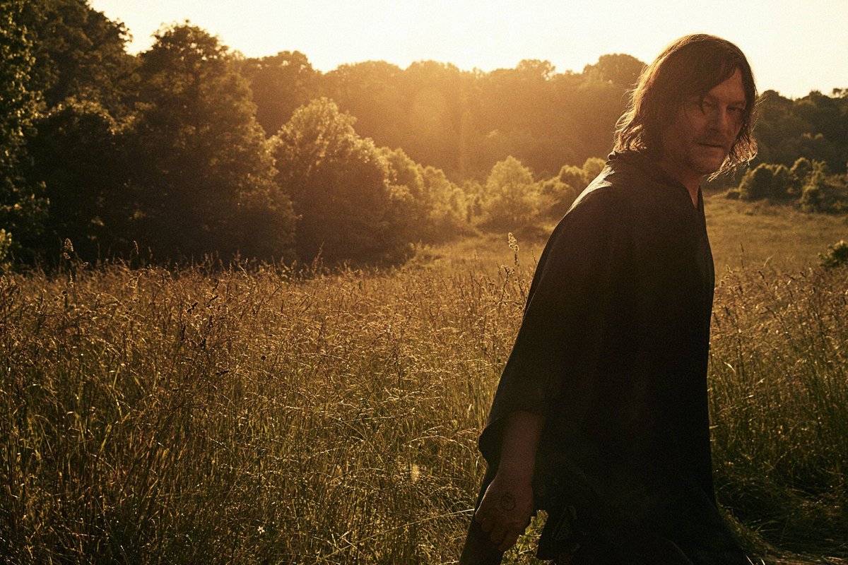 ThiagoDixon21's tweet photo. The man I always inspired me and that I admire a lot 💪🏻😎. If Daryl is happy, I am happy 😁, if he is sad, I am also sad 😭 😎 #DarylDixon #CrossBowKing #TWD #Badass #BestFighter #BestTracker https://t.co/UBkAghkSSP