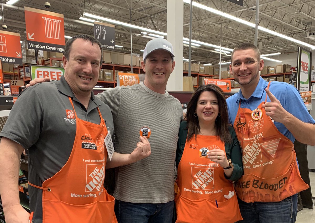 edwardwardTHD's tweet photo. Congrats to D23 specialist Paula for earning an award from our installer Superior! “Beyond Superior Excellence Award” Grest partnership! #takeourshare #FREEinstall https://t.co/lPgDhXgHHc