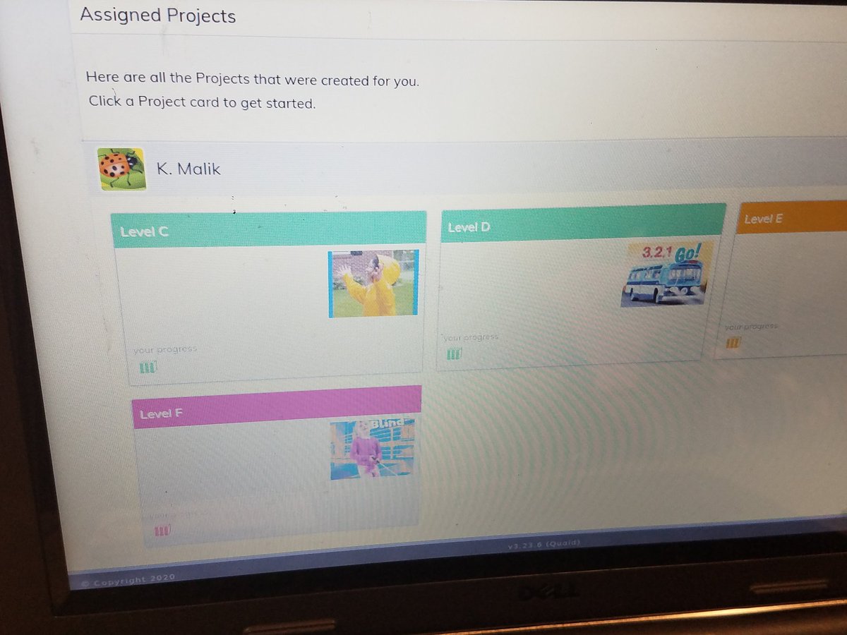 ChristieBurnsEd's tweet photo. Literacy stations in Mrs. Malik's class combine reading, writing & word work along w/small group instruction. She differentiates by assigning leveled reading to her 1st graders digitally #BISDPride #DigitalBISD #FreeportElem #balancedliteracy https://t.co/iv2IvPCr2L