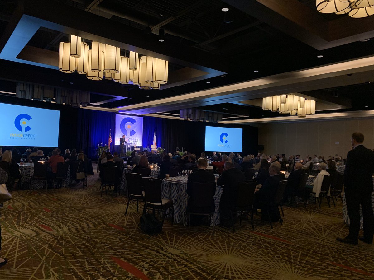 PamMktgNut's tweet photo. Honored to take this stage to deliver the closing Keynote Presentation at the Inside Credit Conference - “OmniChannel Marketing: Building Relationships in a Multi-Screen World” #speaker #omnichannel #technology #ai #disruption #ecommerce #banking #insidecredit https://t.co/EOy9Kg5rcZ