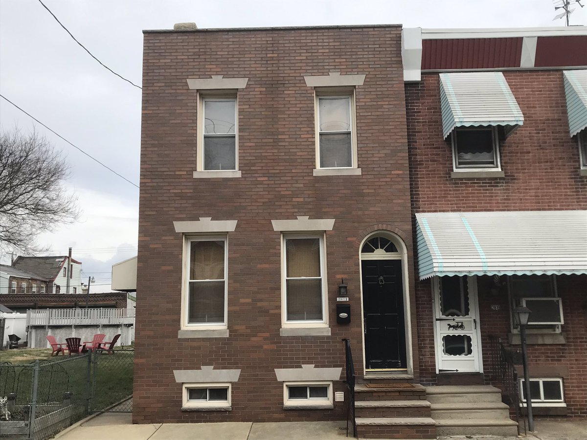 davidleipert1's tweet photo. This "#Bridesburg Beauty" is now #UnderContract! ✍️ We work nonstop to give your property maximum exposure when you list with #TheLeipertGroup. Give me a call anytime at (215)-760-7221 to talk about what we can do for YOU! 
#BHHSPrime #RealEstate #BerkshireHathaway #Philadelphia https://t.co/2n8v00NyYb