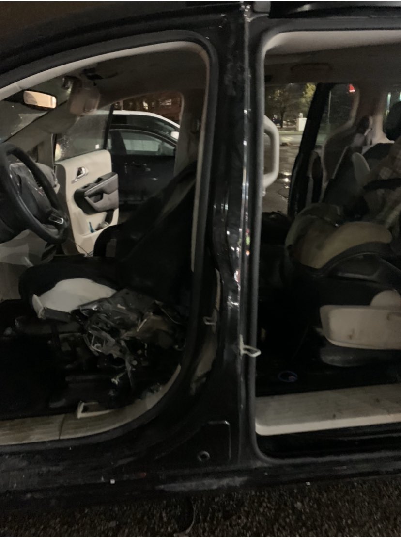 fab4mum's tweet photo. Still waiting for answers from @thepersonal insurance and @chrysler from our #chryslerpacifica exploding and catching fire while parked and off over 2 months ago. 
https://t.co/lYLysN6PUI
https://t.co/DoQfRZuI5q #chryslerpacifica #chrysler #safety #thepersonal #ptsd #familyvan https://t.co/AKi1RKyahc