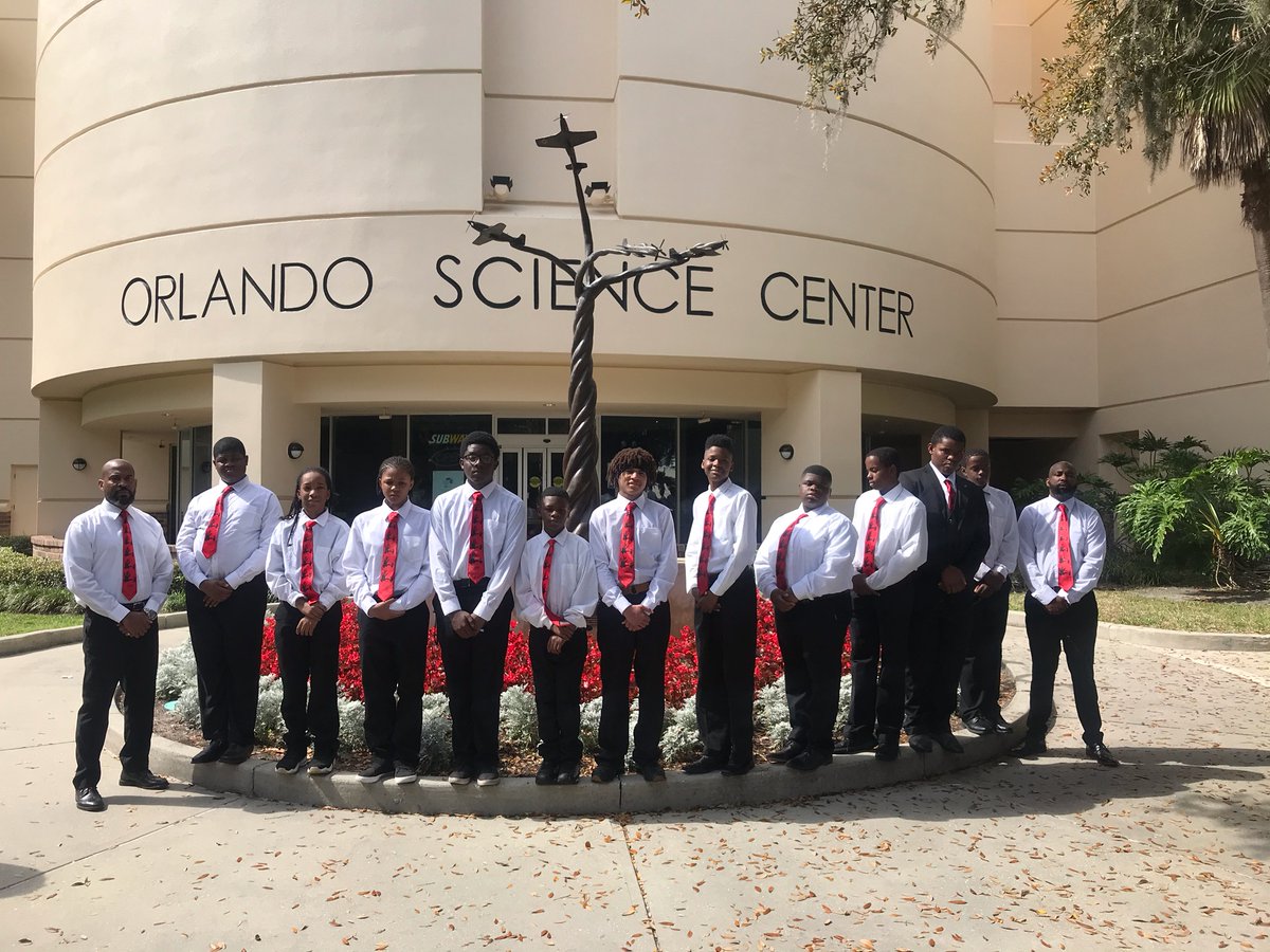 The best 5000 Role Models of Excellence in #TeamDuval! Our students know the impact of a good education. They represent the Yellow Jacket nation well.
#MissionPossible 
<a href="/DrAnnaDewese/">Dr. Anna DeWese</a>