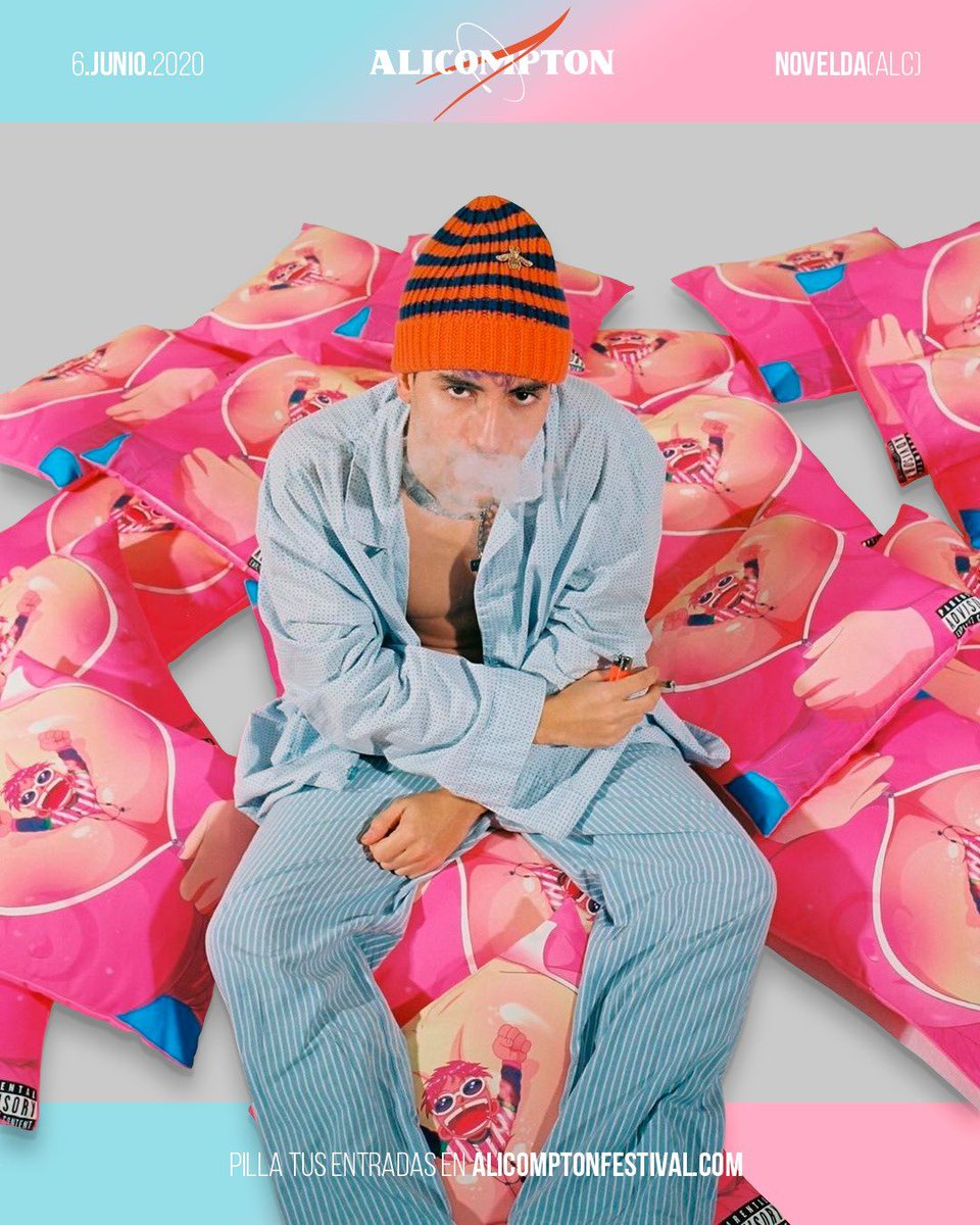 No te vas a ir de Alicompton sin llevarte el merchan de tu artista favorito. Guárdate la pasta si eres de los que no puede resistir a pillarlo todo, porque allí lo va a haber. 🎽🧢👚