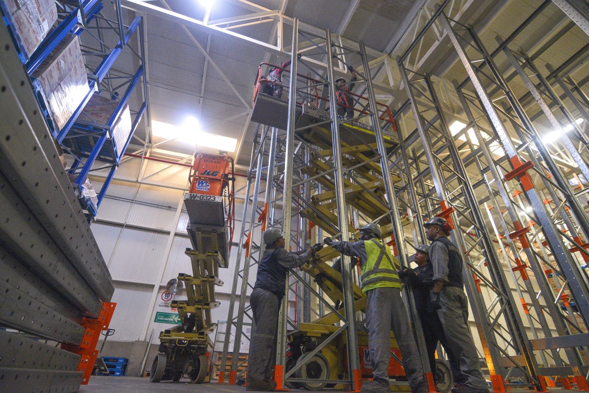 #SEGURIDAD, elemento transversal
En Lemusse el autocuidado y respeto de las normas es clave. Para ello, contamos con expertos en prevención con amplia trayectoria en la implementación de proyectos de almacenamiento industrial de gran complejidad.
lemusse.cl