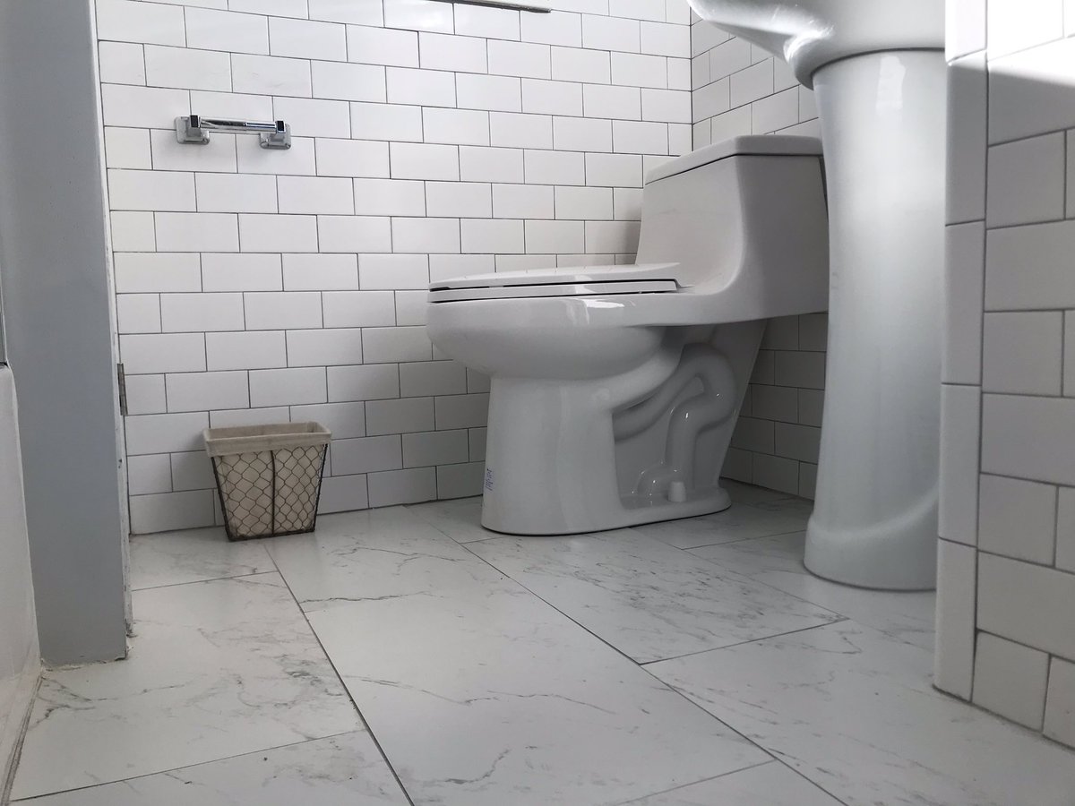 davidleipert1's tweet photo. 🏡Here is another look inside my listing at 2016 Anchor Street!  A beautifully renovated home in the Northeast, which after a week on the market is now #UnderContract. What do you think of the design and finishes? #MoveInReady #TheLeipertGroup #BHHSPrime #RealEstate #Philadelphia https://t.co/YZCmrPWS8J