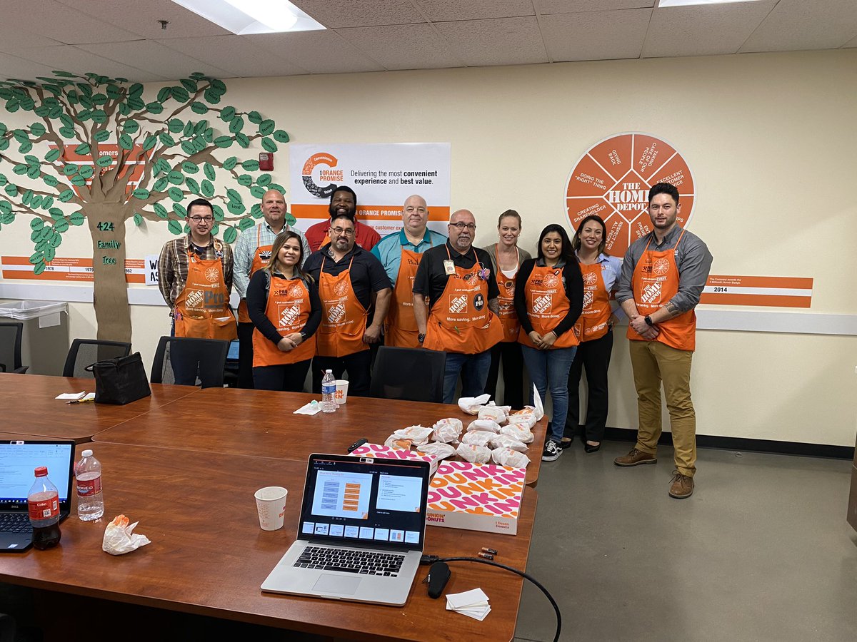 derek_HDPR's tweet photo. Thanks to @HD0424 Peoria for the hospitality. #ProReferralDay #PRD was a huge success! Shout out to @HD0485 @HD0453 @HD0483 for attending and learning about how to drive services &amp; pro loyalty. https://t.co/7j6xHlBFyB