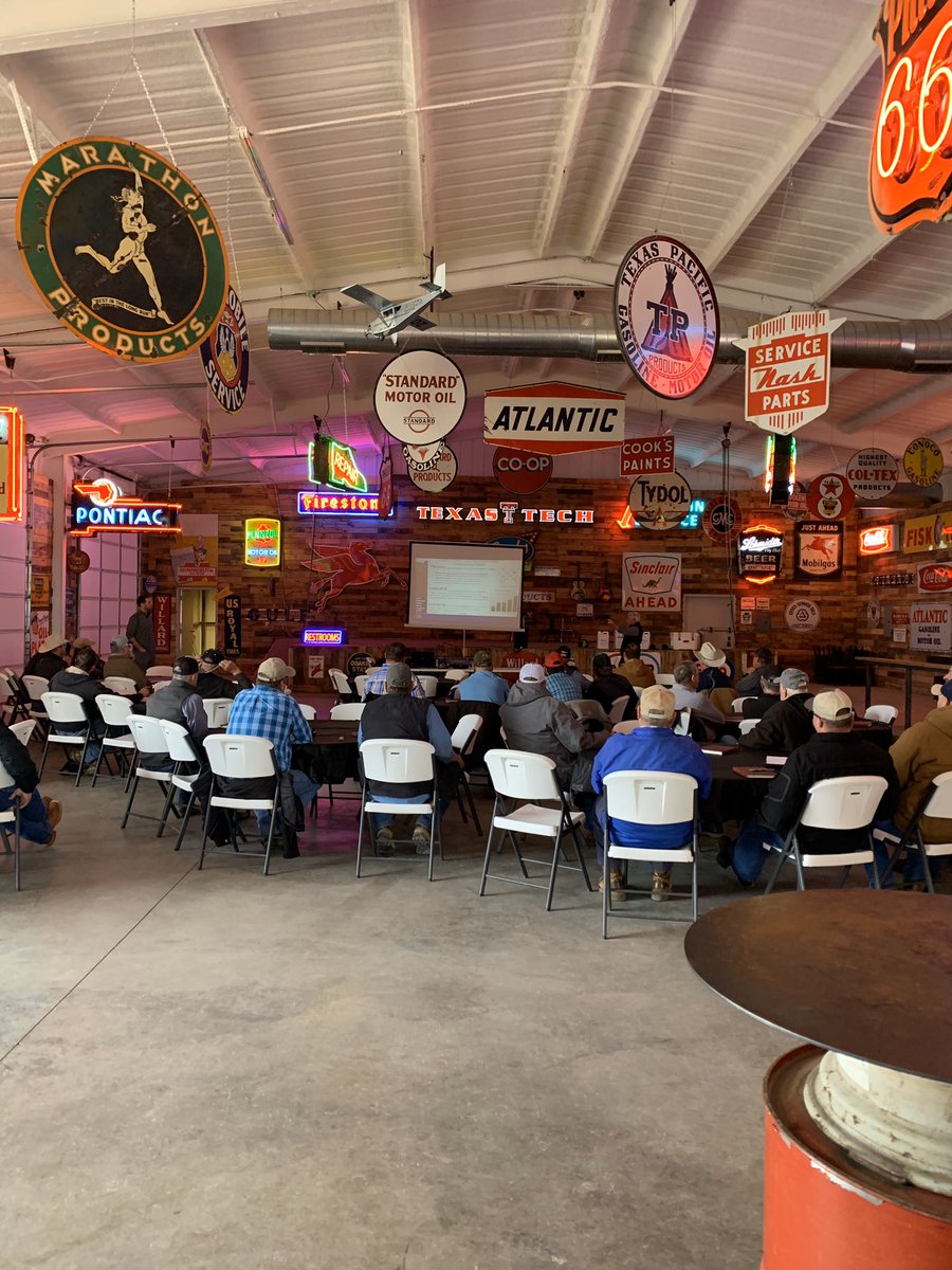 TVarilek's tweet photo. Great turnout for the CHS Ropesville/Tahoka grower meeting. Great discussion on CHS and Bayer products and the Bayer Plus program! @MarkMorrisTX @EricLincecum @Bayer4CropsUS https://t.co/nSCz4g6FwV