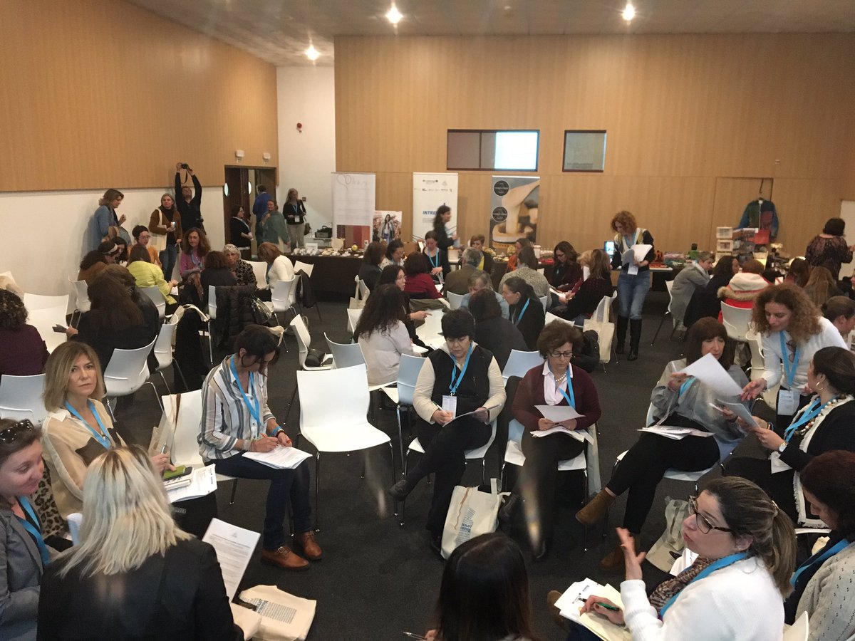 FunTresCulturas's tweet photo. Llega la hora del networking en este IV foro @INTREPIDA_F3C. Unas 70 empresarias de Andalucía, Algarve y Alentejo compartiendo experiencias y estableciendo provechosas relaciones. Porque #JuntasSomosMaisFortes con @FunTresCulturas y @poctep https://t.co/L1lD19CcG2