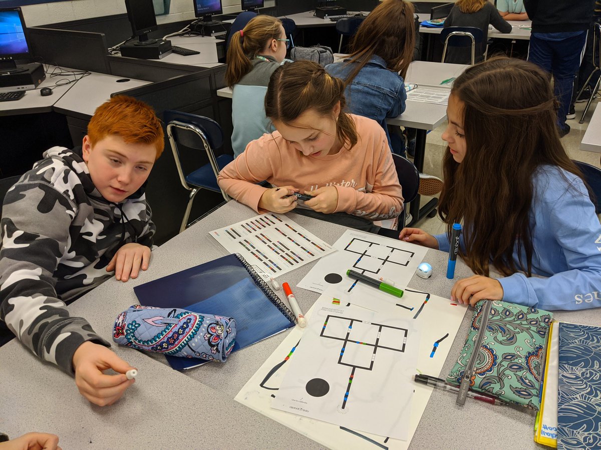 FranseeTech's tweet photo. BOWLING in Tech Ed! Ozobot bowling, that is π #CMSCode #cmakers https://t.co/2sOlF3JfMY