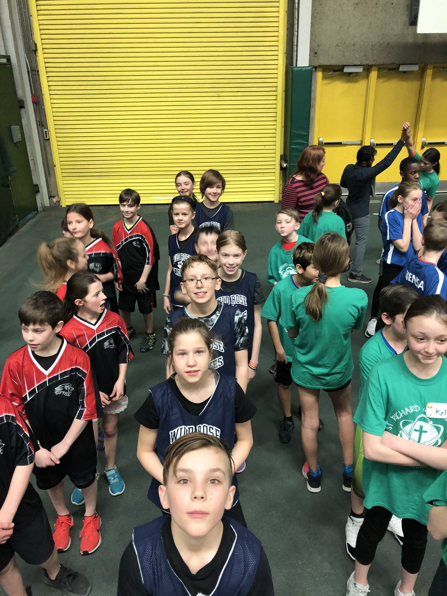 WildRoseEle's tweet photo. Getting ready for the Running Room Indoor Relays https://t.co/SQwLIsG21f