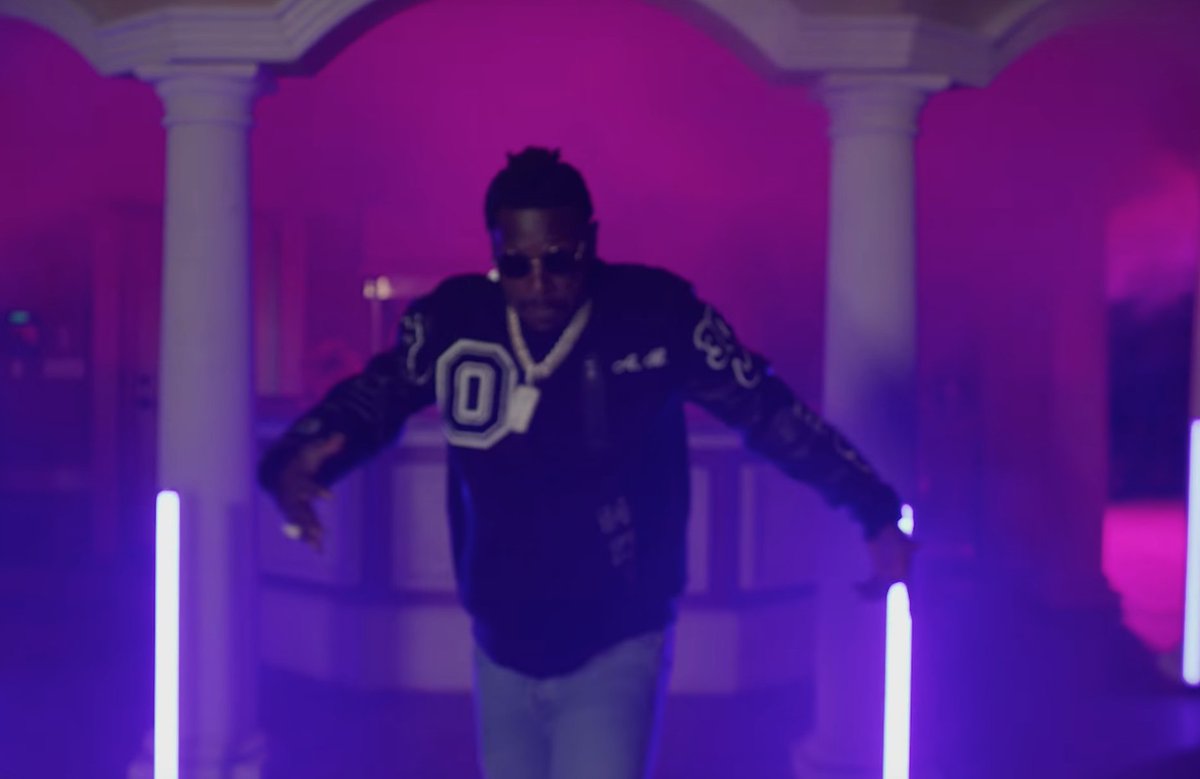 Antonio Brown's Newest Single "Andrew Luck" Might Be The Worst Song Ever To Exist On Planet Earth
https://www.barstoolsports.com/blog/1902632/antonio-browns-newest-single-andrew-luck-might-be-the-worst-song-ever-to-exist-on-planet-earth …