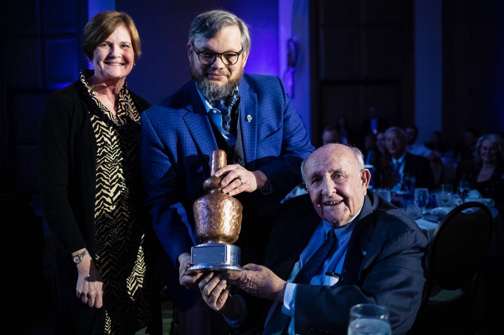 TLCorporate's tweet photo. Day 1 of the DISCUS #United4Spirits Inaugural Conference concluded w/ a fabulous awards ceremony where various craft masters were recognized for their contributions to the spirits industry. Congrats to all the winners! 🏆

#TLCorporate #events #award #travel #BusinessNews https://t.co/VRUDsNYLMN