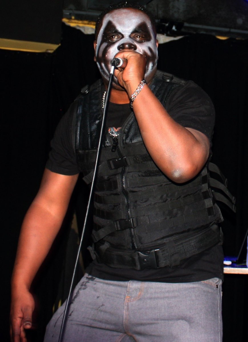 ShadowGermany's tweet image. Some photography of the #manchesteruk #valentinesdaybash for the #ukjuggalos @lexthehexmaster  #twistydee threw one hell of a show #fanilyloveworldwide #shadowarmy #shadowking #juggalosworldwide #family