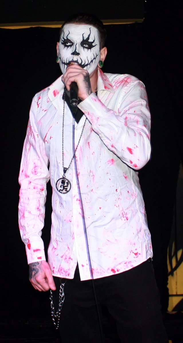 ShadowGermany's tweet image. Some photography of the #manchesteruk #valentinesdaybash for the #ukjuggalos @lexthehexmaster  #twistydee threw one hell of a show #fanilyloveworldwide #shadowarmy #shadowking #juggalosworldwide #family