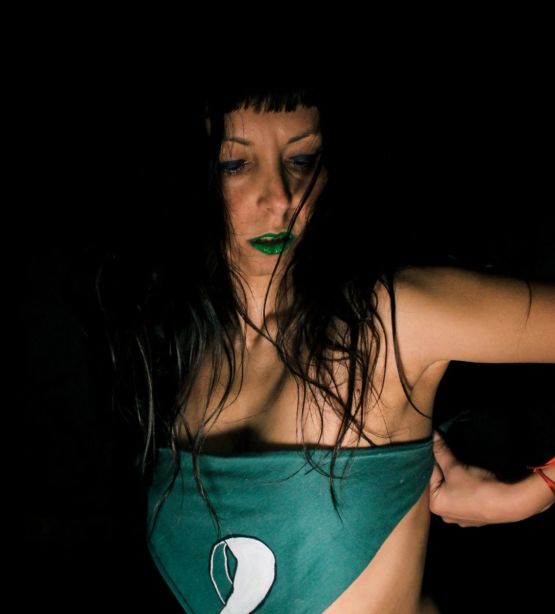 Hermanas hoy en las calles damos un paso mas!!!
Por una vida mas equitativa, mas justa, mas igualitaria.
Nuestros cuerpos, nuestra lucha.
Aborto gratuito, seguro y legal.
Que sea ley!!!