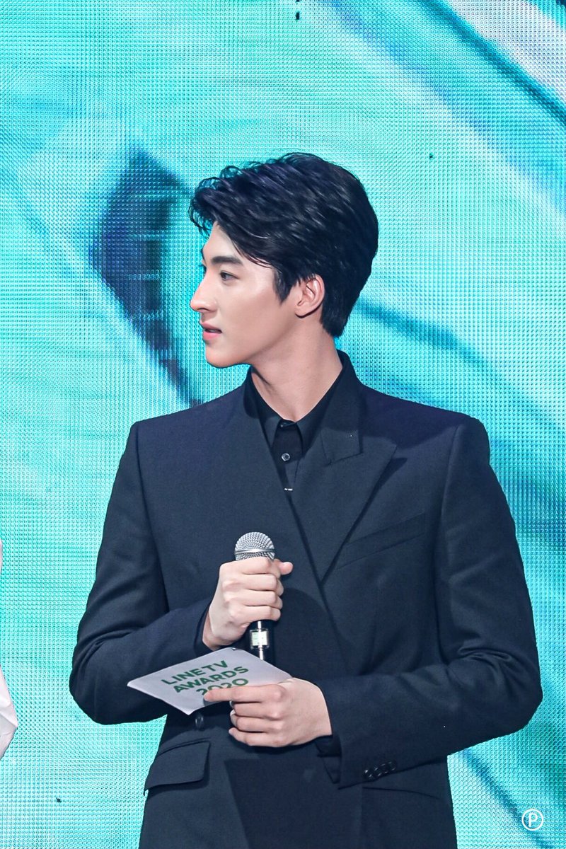 IamPGallery's tweet photo. หล่อละลายใจ😍 #bluepongtiwat #LINETVAWARDS2020 #LINETVNEXPLOSION2020 https://t.co/w4zs2DleM0