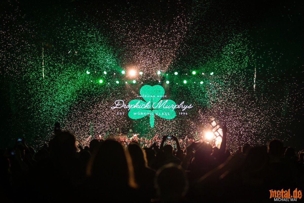 MoshpitPictures's tweet photo. Dropkick Murphys - Europe 2020 Tour
#dropkickmurphys #punk #punkrock #rosetattoo #irish #punksnotdead #bagpipes #rocknroll #concert #music #livemusic #live #concertphotography #band #photography #musician #livemusicphotography #concertphotographer #photooftheday #event #metalde https://t.co/THjhdVksac