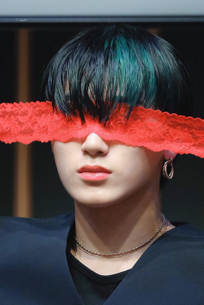 dimple0710's tweet photo. 200201 팬사인회

✨👀✨

#ATEEZ #에이티즈 #최산 #산 #SAN https://t.co/5WNu51vuAe