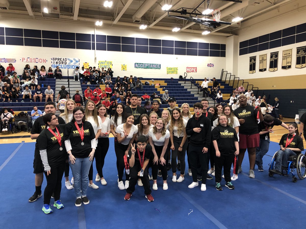 ⁦<a href="/VHSUnified/">VerradoUnifiedSports</a>⁩ Vioers bring home the silver medal in today’s ⁦<a href="/SOArizona/">Special Olympics Arizona #WeAreSOAZ</a>⁩ Unified Intermediate Cheer &amp; Dance competition. #1Verrado #InclusionRevolution